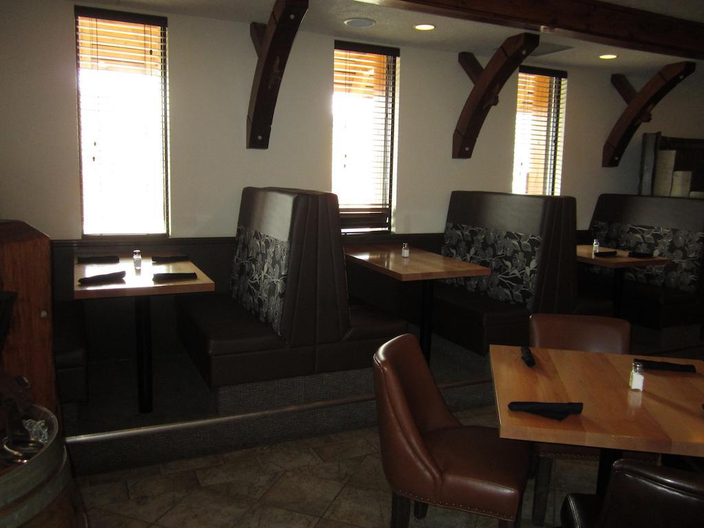 The Pine Inn Chetwynd Luaran gambar